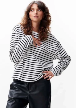 Shirts><noscript><img width=