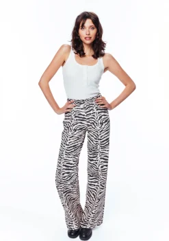 Shirts><noscript><img width=