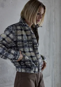 Blazers & Jasjes><noscript><img width=