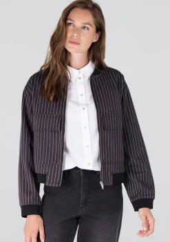 Blazers & Jasjes|Jassen><noscript><img width=