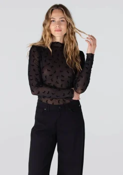 Shirts><noscript><img width=