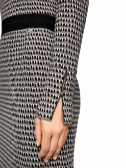 Shirts><noscript><img width=