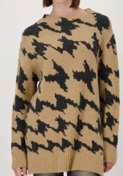 Truien><noscript><img width=