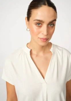 Shirts><noscript><img width=