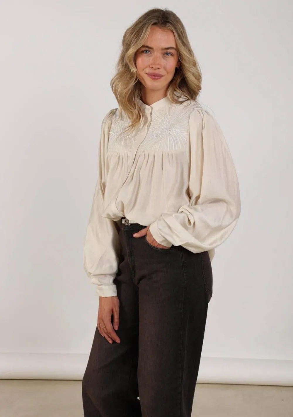 Blouses>NUKUS BLOUSE Off white