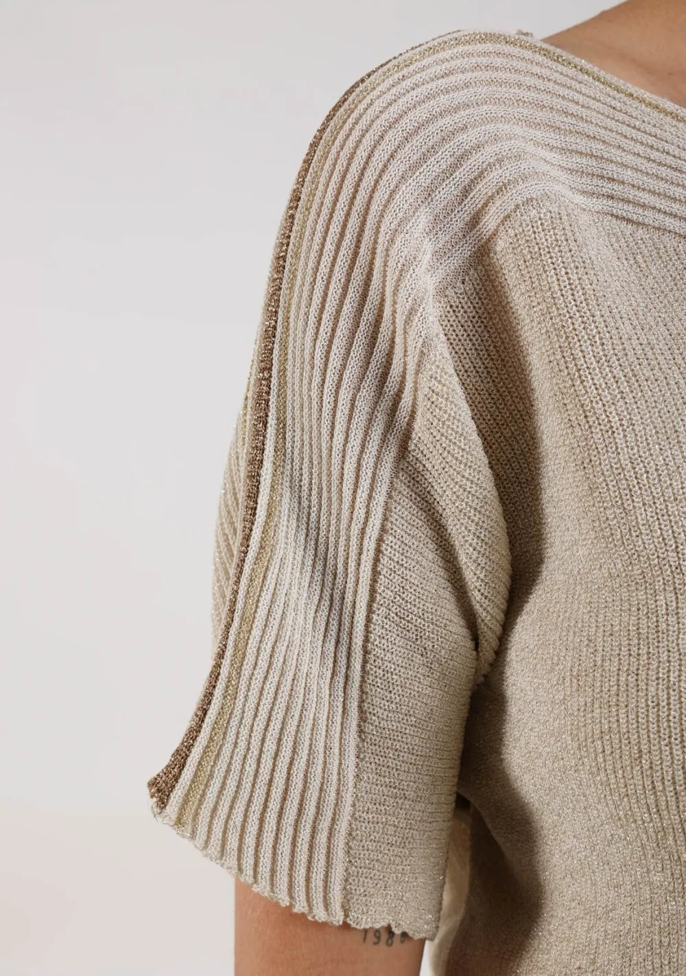 Truien>NUKUS TRUI KORTE MOUW Beige