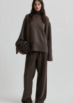 Truien>SECOND FEMALE COLTRUI Bruin