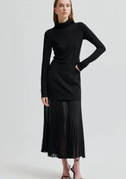 Rokken><noscript><img width=