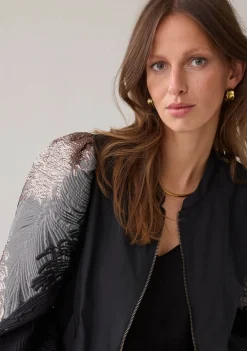 Blazers & Jasjes|Jassen><noscript><img width=