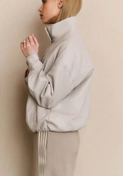 Blazers & Jasjes|Jassen><noscript><img width=