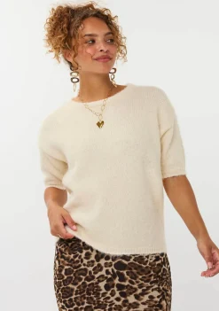 Truien><noscript><img width=