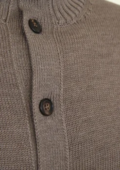 Truien><noscript><img width=